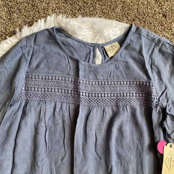 St. John’s Bay Blue Chambray Top New Womens Size Medium Lightweight - Picture 3 of 8